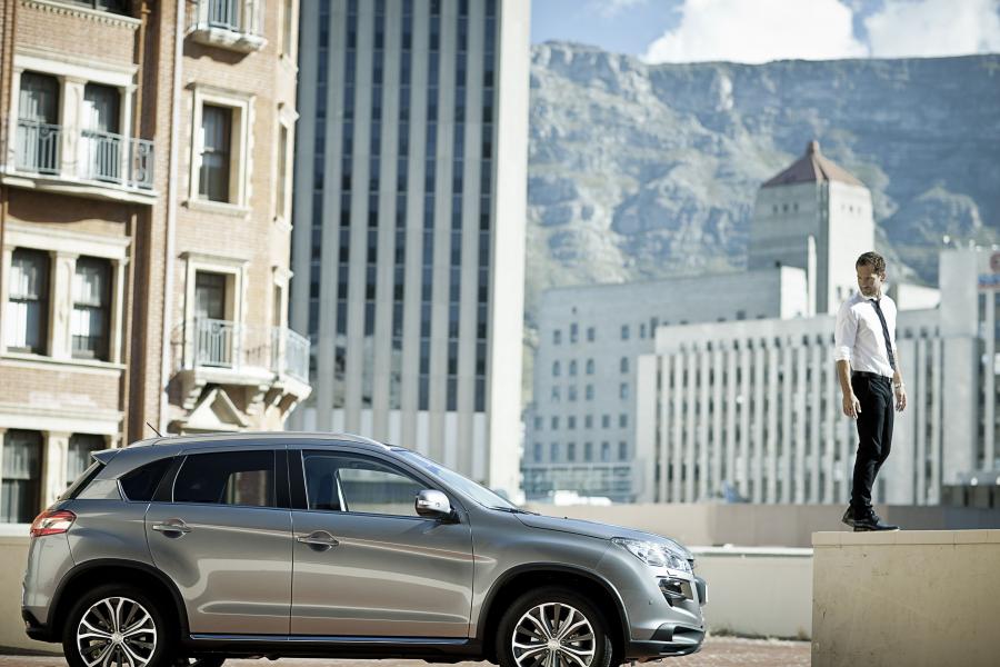  Peugeot 4008 2011 года  (фото 12 из 45)